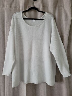 Women’s White Knit Pullover Sweater